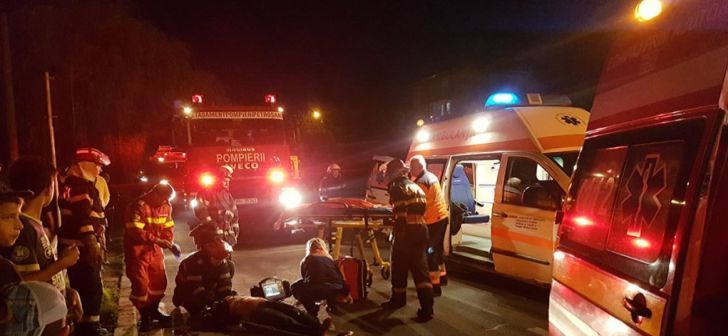 Deflagrație puternică într-un bloc de garsoniere din Slatina. Doi bătrâni, cu arsuri, au fost duși la spital Deflagrație puternică într-un bloc de garsoniere din Slatina. Doi bătrâni, cu arsuri, au fost duși la spital