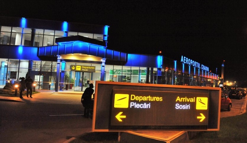 179 de pasageri din Italia vor ateriza, în această noapte, pe Aeroportul din Craiova. 120 de locuri de cazare sunt pregătite pentru cei care vin din zonele contaminate 179 de pasageri din Italia vor ateriza, în această noapte, pe Aeroportul din Craiova. 120 de locuri de cazare sunt pregătite pentru cei care vin din zonele contaminate