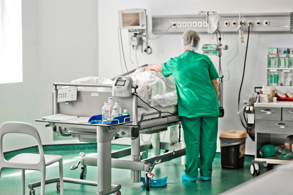 COVID-19: Al 6-lea deces. Bărbat de 64 de ani, din Arad, care se afla în secţia ATI