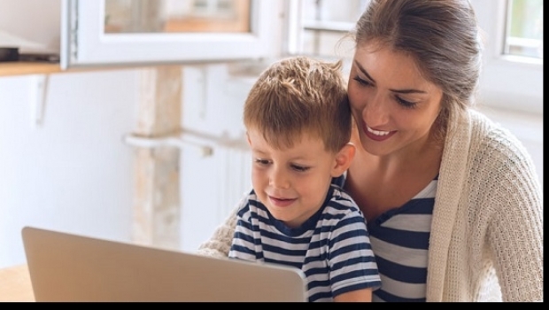 Legea „zile libere pentru părinți” a fost promulgată de Klaus Iohannis Legea „zile libere pentru părinți” a fost promulgată de Klaus Iohannis