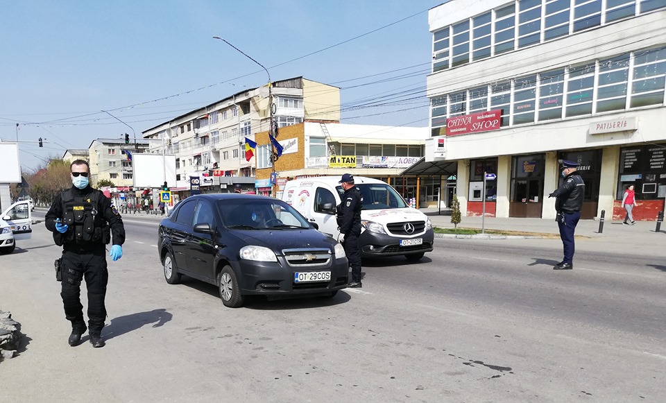 Amenzi peste amenzi pentru persoanele din Olt care ies din casă nejustificat Amenzi peste amenzi pentru persoanele din Olt care ies din casă nejustificat