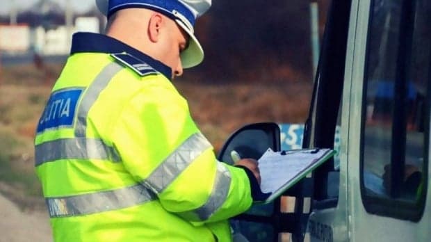 Poliţiştii au reţinut peste 4.700 de permise, în doar o săptămână, în cadrul unei acţiuni la nivel naţional Poliţiştii au reţinut peste 4.700 de permise, în doar o săptămână, în cadrul unei acţiuni la nivel naţional