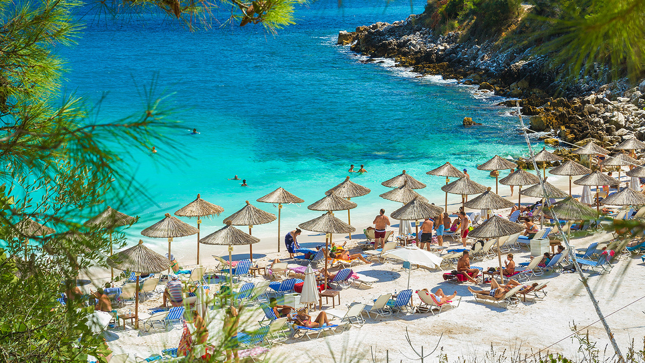 Oficialii din Grecia îi liniștesc pe turiștii români: posibilitatea să fie testați pentru COVID e „foarte mică” Oficialii din Grecia îi liniștesc pe turiștii români: posibilitatea să fie testați pentru COVID e „foarte mică”