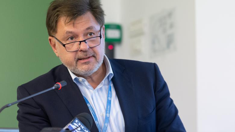 Rafila: „De la 1% cazuri pozitive acum patru săptămâni, am ajuns la 3%” Rafila: „De la 1% cazuri pozitive acum patru săptămâni, am ajuns la 3%”