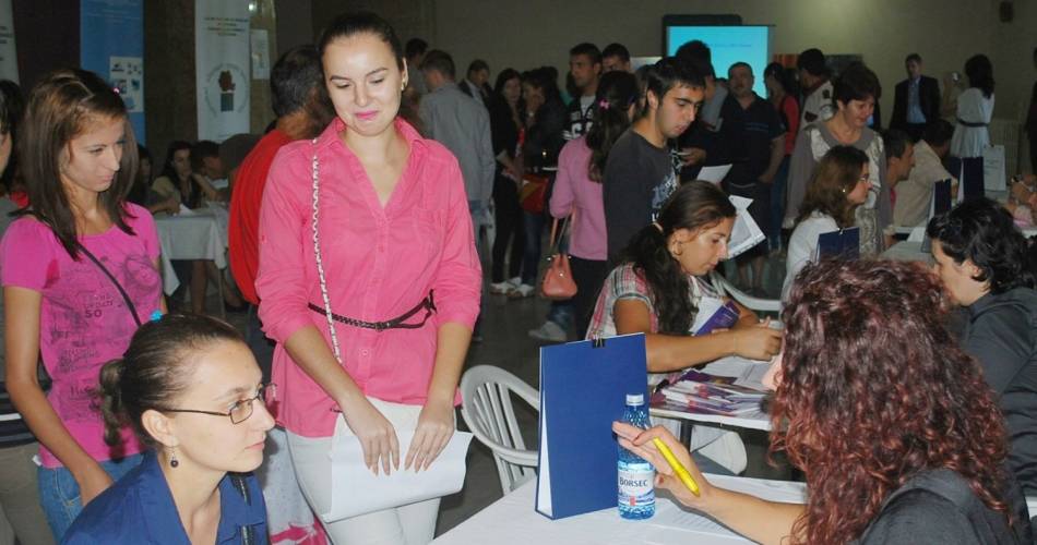 1.500 de lei, primă de inserţie pentru tinerii care îşi găsesc de lucru imediat după absolvire 1.500 de lei, primă de inserţie pentru tinerii care îşi găsesc de lucru imediat după absolvire