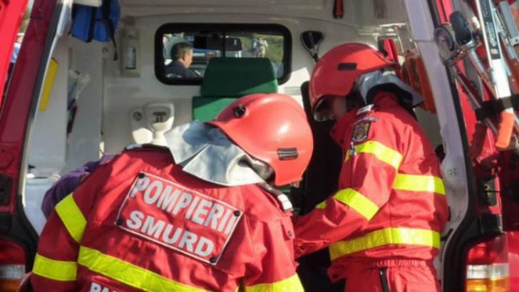 Tragedie la Craiova. Accident grav, în care şi-au pierdut viaţa trei persoane, printre care o fetiţă de 6 ani Tragedie la Craiova. Accident grav, în care şi-au pierdut viaţa trei persoane, printre care o fetiţă de 6 ani