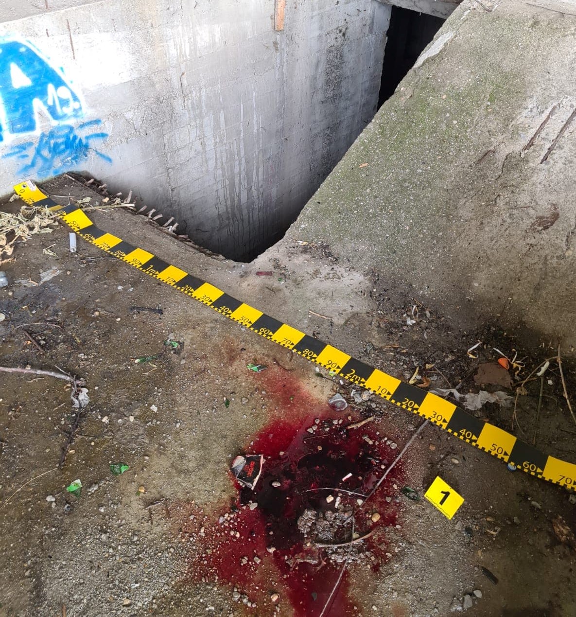 VIDEO. Un bărbat din Corabia a fost bătut şi aruncat în subsolul unui bloc. Agresorul este la această oră audiat VIDEO. Un bărbat din Corabia a fost bătut şi aruncat în subsolul unui bloc. Agresorul este la această oră audiat