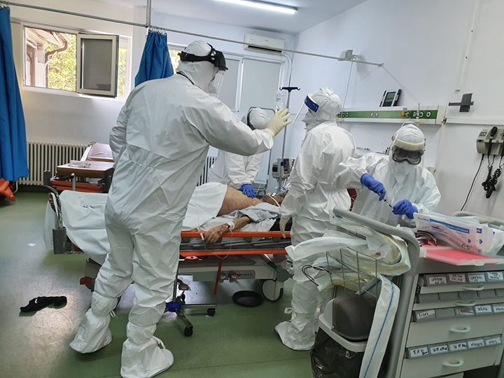 Trei persoane în vârstă, cu boli asociate, răpuse de noul coronavirus la ATI Slatina. Doi dintre pacienţi sunt din Poboru Trei persoane în vârstă, cu boli asociate, răpuse de noul coronavirus la ATI Slatina. Doi dintre pacienţi sunt din Poboru