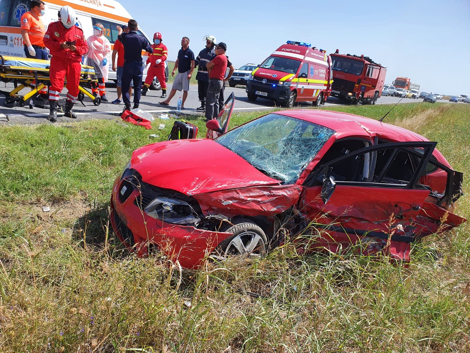 Un copil de 4 ani şi mama acestuia au ajuns la UPU Slatina, în urma accidentului rutier petrecut pe DN 64 Un copil de 4 ani şi mama acestuia au ajuns la UPU Slatina, în urma accidentului rutier petrecut pe DN 64