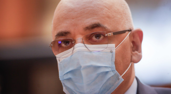 Arafat: „ Este important ca oamenii să se vaccineze împotriva gripei sezoniere, scade măcar o parte din risc” Arafat: „ Este important ca oamenii să se vaccineze împotriva gripei sezoniere, scade măcar o parte din risc”
