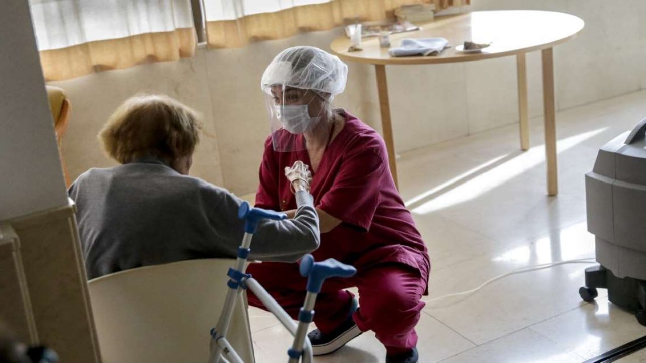 Focar COVID-19  la Spitalul de Psihiatrie Schitu-Greci. Alţi 14 pacienţi şi un angajat, testaţi pozitiv