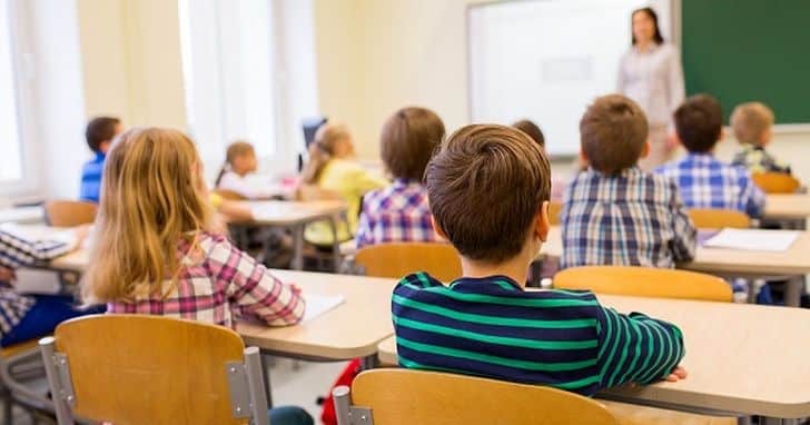 Cum va începe școala. REGULI pentru profesori și elevi – proiect de OUG