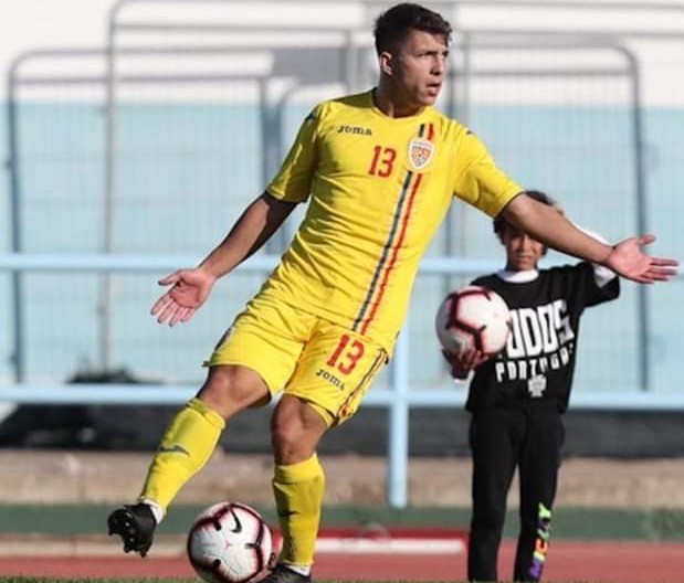 CSM Slatina se întăreşte la capitolul jucători sub vârstă. Fundaş de 18 ani, cu selecţii la naţionalele de juniori CSM Slatina se întăreşte la capitolul jucători sub vârstă. Fundaş de 18 ani, cu selecţii la naţionalele de juniori