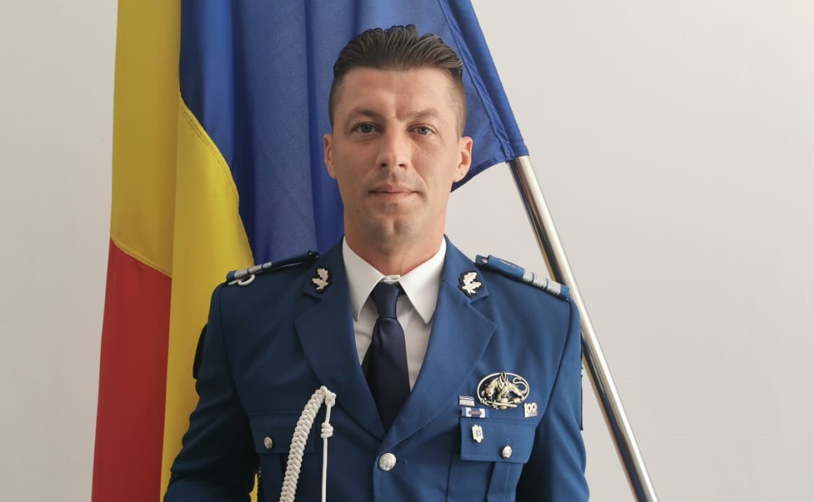 Un jandarm oltean a primit distincţia Emblema de Onoare a MAI. Liviu Cristian Boroi a desfăşurat misiuni în Afganistan Un jandarm oltean a primit distincţia Emblema de Onoare a MAI. Liviu Cristian Boroi a desfăşurat misiuni în Afganistan