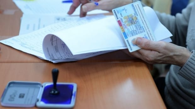 Alegeri locale 2020. Secțiile de vot s-au deschis. Peste 10.000 de persoane din Olt au votat până la ora 8.00 Alegeri locale 2020. Secțiile de vot s-au deschis. Peste 10.000 de persoane din Olt au votat până la ora 8.00