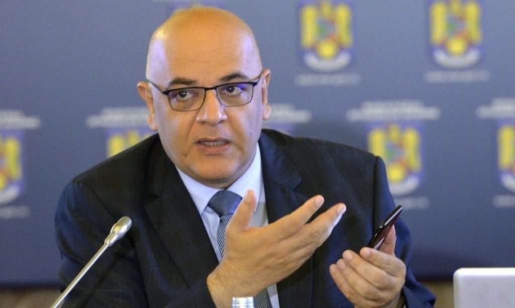 Raed Arafat: „Să respecte regulile și la poarta școlii, și copilul, și adultul” Raed Arafat: „Să respecte regulile și la poarta școlii, și copilul, și adultul”