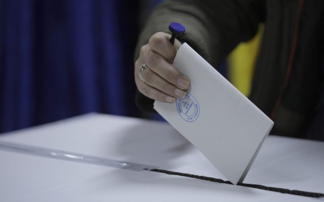 Alegeri locale în Olt, la ora 10.00: Peste 41.000 de persoane şi-au exercitat votul. Cei mai mulţi sunt din mediul rural Alegeri locale în Olt, la ora 10.00: Peste 41.000 de persoane şi-au exercitat votul. Cei mai mulţi sunt din mediul rural