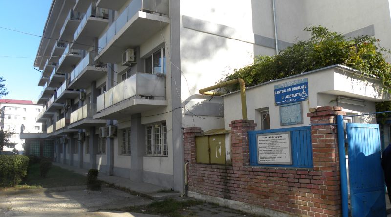 Creşte focarul de la Azilul Slatina. Alţi 44 de bătrâni confirmaţi cu SARS-COV-2 Creşte focarul de la Azilul Slatina. Alţi 44 de bătrâni confirmaţi cu SARS-COV-2