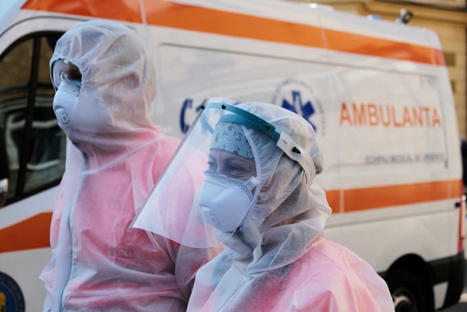 Zi neagră: 4 decese şi 90 de infectări în Olt. 9.714 cazuri noi într-o singură zi în România Zi neagră: 4 decese şi 90 de infectări în Olt. 9.714 cazuri noi într-o singură zi în România