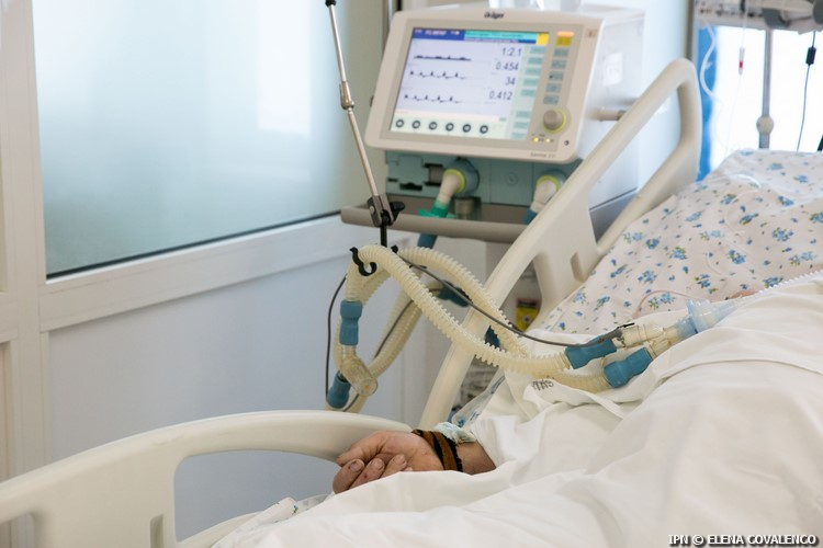 Un bărbat din Bălteni, fără alte boli, printre victimele COVID-19 Un bărbat din Bălteni, fără alte boli, printre victimele COVID-19