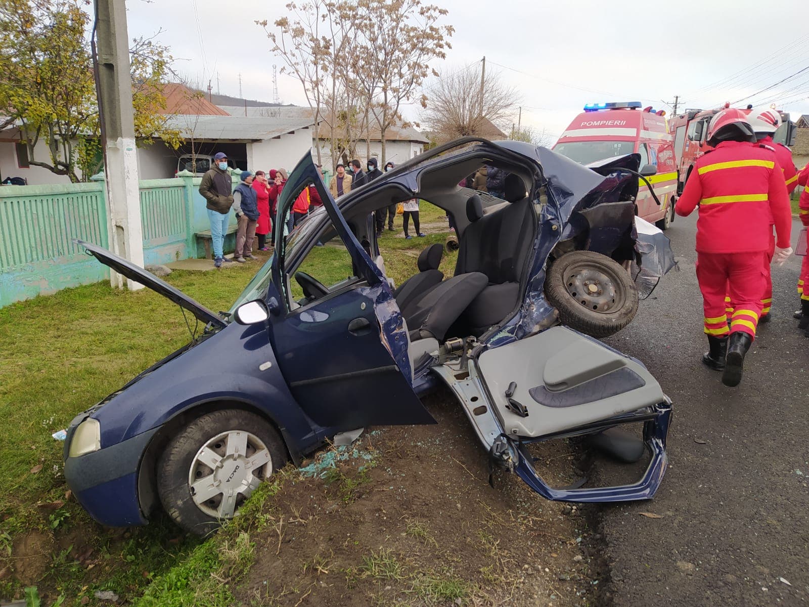 FOTO/VIDEO. O femeie, în vârstă de 51 de ani, şi-a pierdut viaţa în accidentul de la Curtişoara FOTO/VIDEO. O femeie, în vârstă de 51 de ani, şi-a pierdut viaţa în accidentul de la Curtişoara