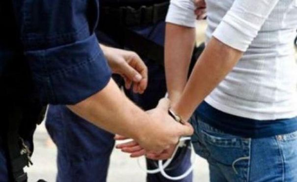 Tânără din Balş, urmărită internaţional pentru furturi în Germania, reţinută de poliţişti Tânără din Balş, urmărită internaţional pentru furturi în Germania, reţinută de poliţişti