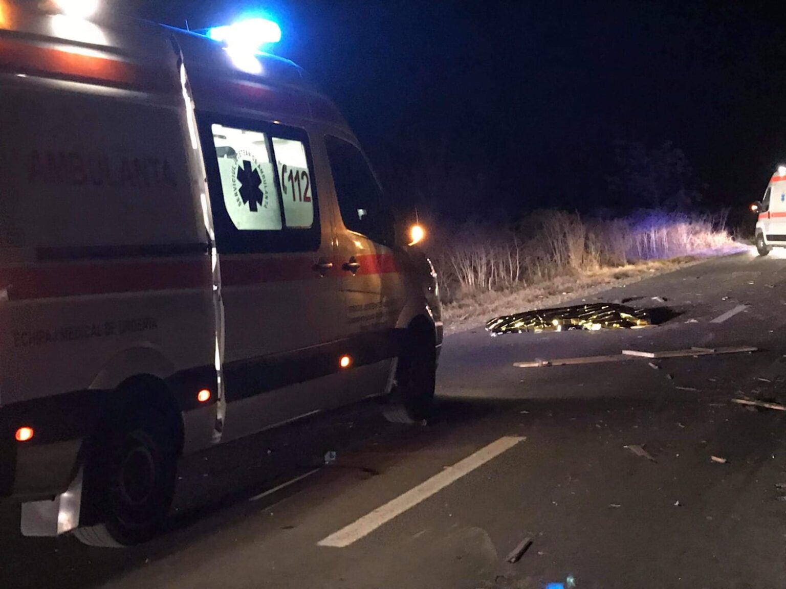 Tragedie în noaptea dintre ani. O fetiţă de 10 ani a fost lovită mortal de un autoturism Tragedie în noaptea dintre ani. O fetiţă de 10 ani a fost lovită mortal de un autoturism