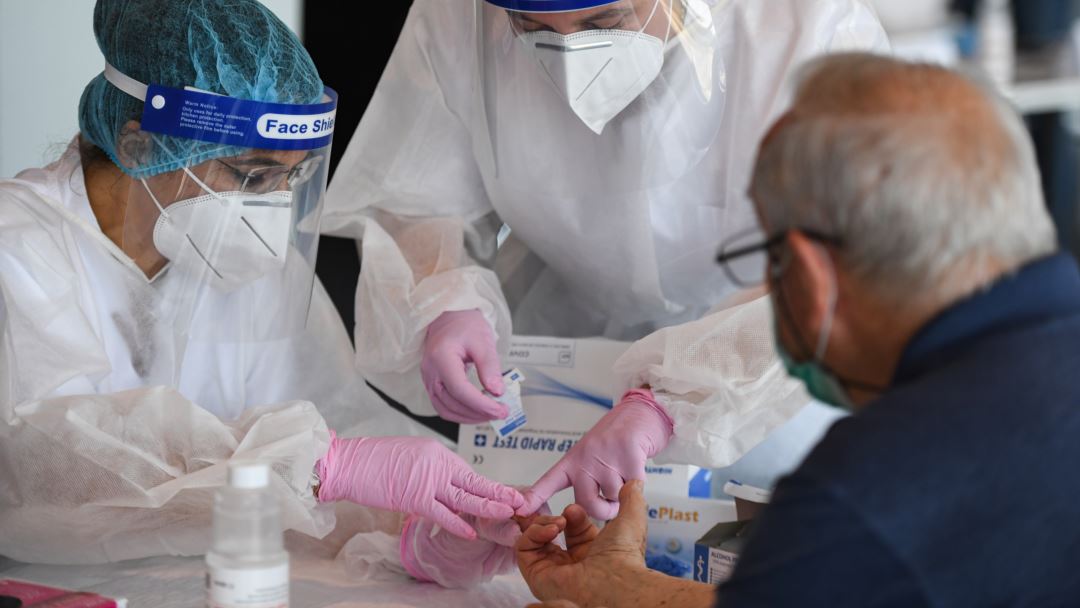 Avertisment: Angajatorii nu-şi pot condiţiona salariaţii să prezinte test la ieşirea din izolare sau să se vaccineze anti-COVID-19 Avertisment: Angajatorii nu-şi pot condiţiona salariaţii să prezinte test la ieşirea din izolare sau să se vaccineze anti-COVID-19