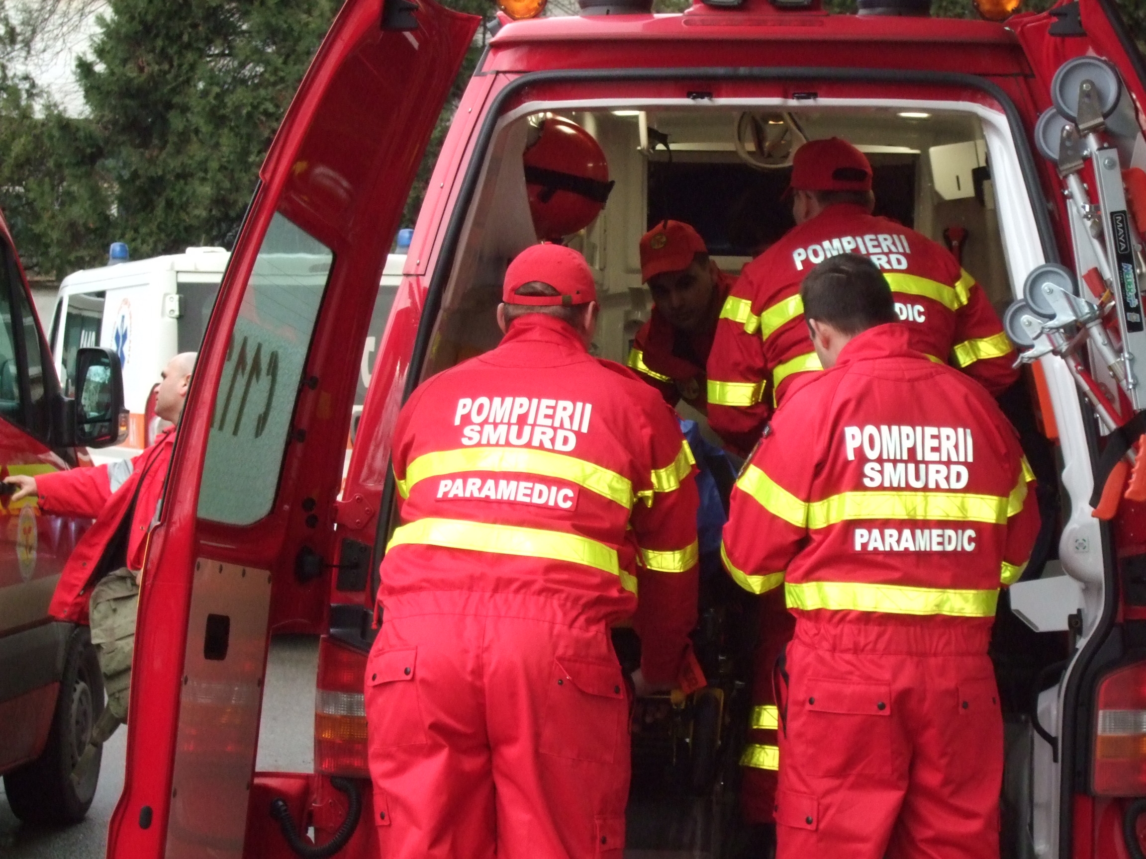 Un bărbat, în vârstă de 39 de ani, a murit strivit de zidul casei pe care o demola