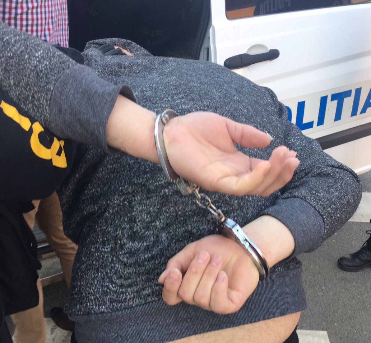 Tâlhărit pentru un telefon mobil, pe o stradă din Caracal. Agresorul a fost reţinut Tâlhărit pentru un telefon mobil, pe o stradă din Caracal. Agresorul a fost reţinut