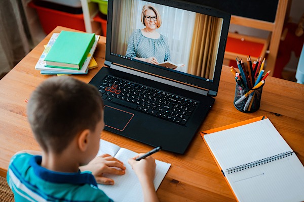 Olt: Clase primare în online, după ce două cadre didactice au fost confirmate pozitiv Olt: Clase primare în online, după ce două cadre didactice au fost confirmate pozitiv