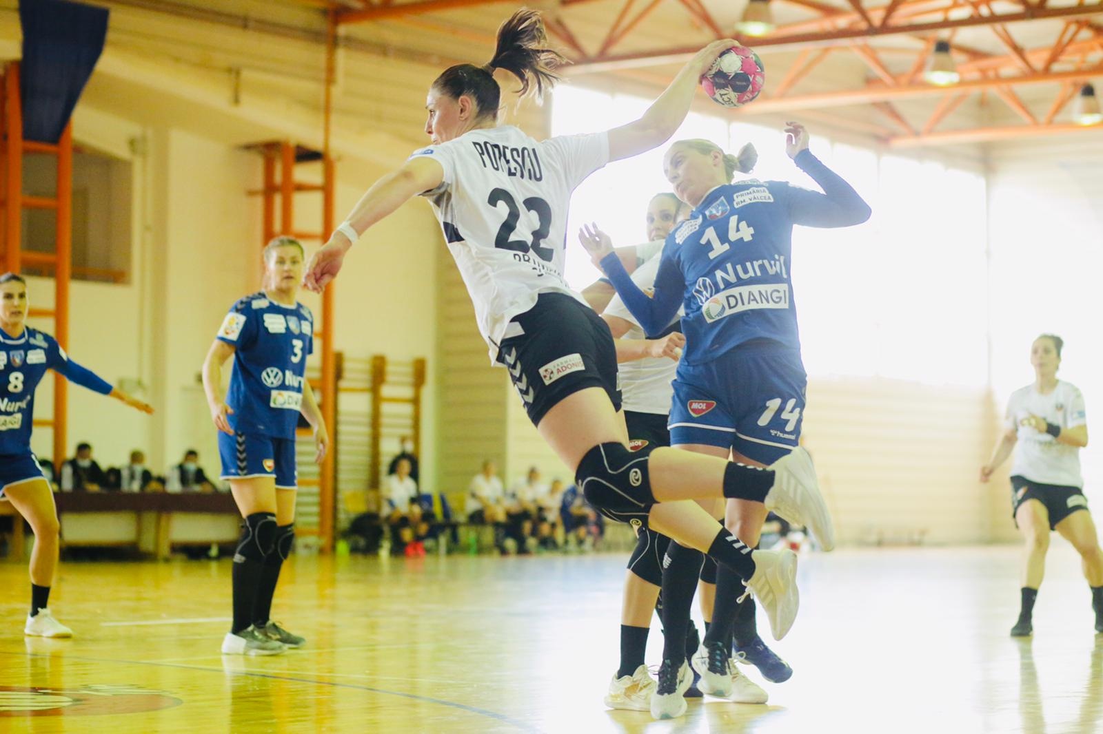 CSM Slatina a suferit a treia înfrângere la Bistriţa. Slătinencele au cedat, scor 29-33, cu Baia Mare CSM Slatina a suferit a treia înfrângere la Bistriţa. Slătinencele au cedat, scor 29-33, cu Baia Mare