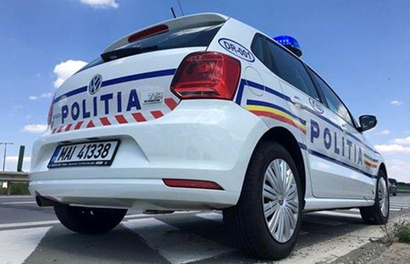 Petreceri private la Scărişoara şi Ipoteşti, oprite de poliţişti. S-au aplicat amenzi de 13.000 de lei Petreceri private la Scărişoara şi Ipoteşti, oprite de poliţişti. S-au aplicat amenzi de 13.000 de lei