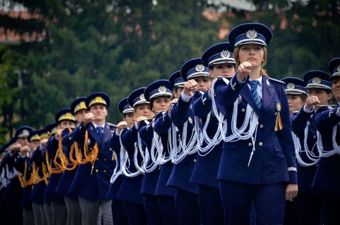 Peste 700 de locuri disponibile la Academia de Poliţie. Posturile pentru fiecare specializare Peste 700 de locuri disponibile la Academia de Poliţie. Posturile pentru fiecare specializare
