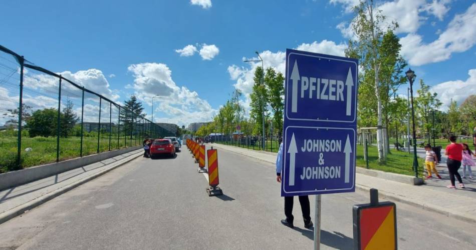 Se suspendă vaccinarea la centrul de tip drive-through, din Slatina, în zilele în care judeţul este sub Cod Portocaliu de caniculă Se suspendă vaccinarea la centrul de tip drive-through, din Slatina, în zilele în care judeţul este sub Cod Portocaliu de caniculă