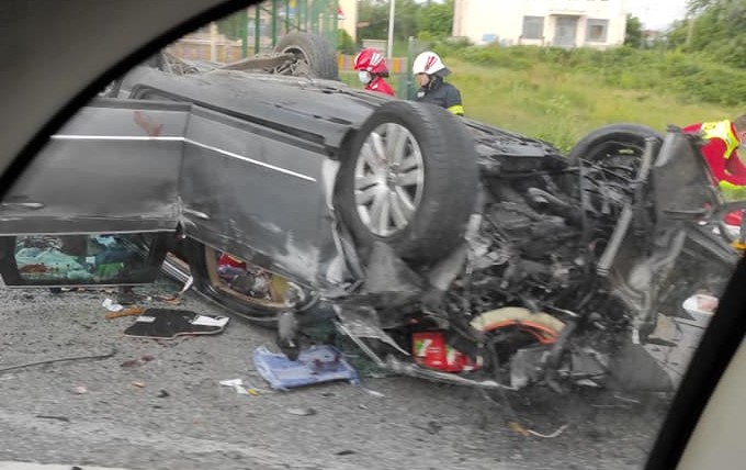 VIDEO. Tragedie într-o familie, din Drăgăneşti-Olt, care venea din Italia. Copilul de 4 ani a murit, după ce tatăl a intrat într-un cap de pod pe raza unei localităţi din Dolj VIDEO. Tragedie într-o familie, din Drăgăneşti-Olt, care venea din Italia. Copilul de 4 ani a murit, după ce tatăl a intrat într-un cap de pod pe raza unei localităţi din Dolj