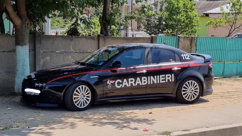 Dosar penal pentru un bărbat din Drăgăneşti-Olt care și-a inscripționat mașina cu „Carabinieri” și „112”