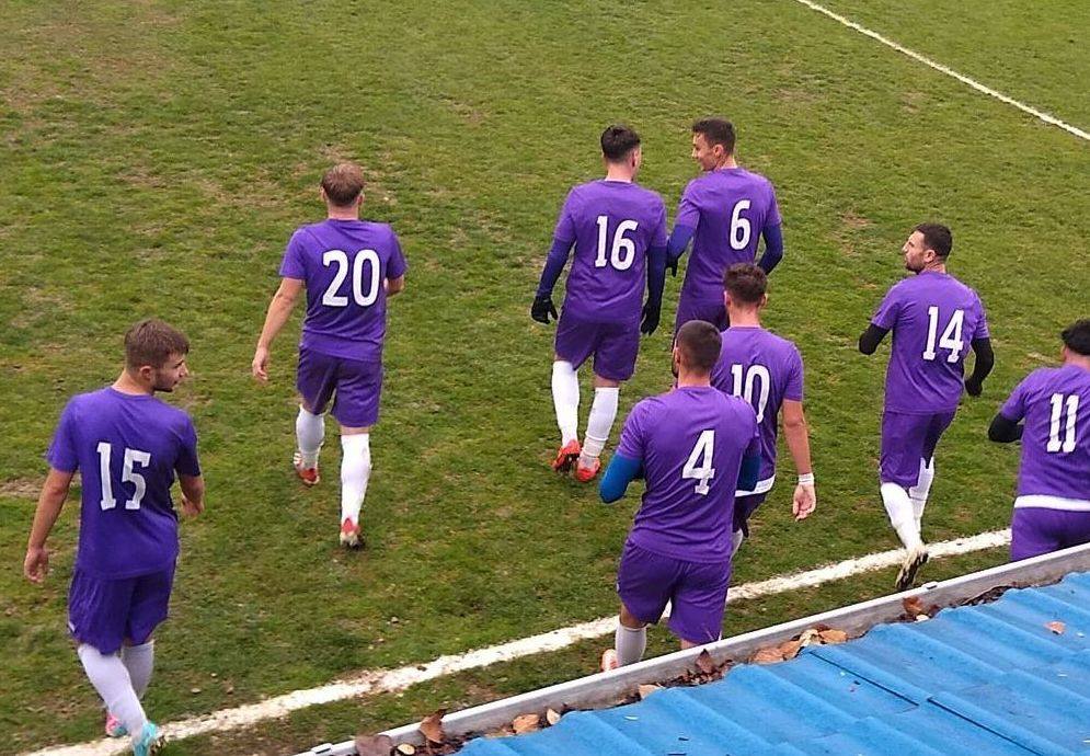 Vediţa Coloneşti, eliminată din Cupa României la loteria penalty-urilor Vediţa Coloneşti, eliminată din Cupa României la loteria penalty-urilor