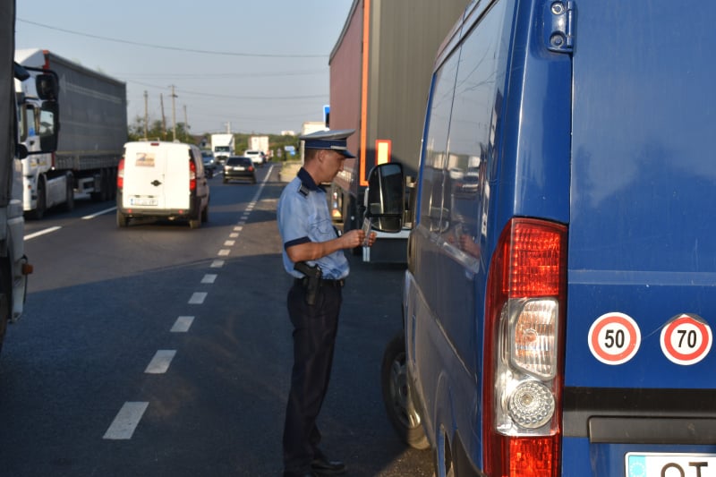 Un alt vitezoman prins pe DN 65, în afara localităţii Optaşi, cu 178 de km/h Un alt vitezoman prins pe DN 65, în afara localităţii Optaşi, cu 178 de km/h
