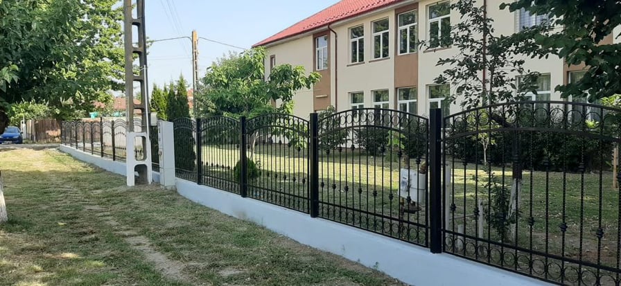 300 de elevi de la Liceul „Ştefan Diaconescu” Potcoava încep şcoala on-line, din cauza că lucrările de reabilitare nu s-au finalizat. În Balş, trei grupe de grădiniţă vor învăţa într-o sală de sport 300 de elevi de la Liceul „Ştefan Diaconescu” Potcoava încep şcoala on-line, din cauza că lucrările de reabilitare nu s-au finalizat. În Balş, trei grupe de grădiniţă vor învăţa într-o sală de sport