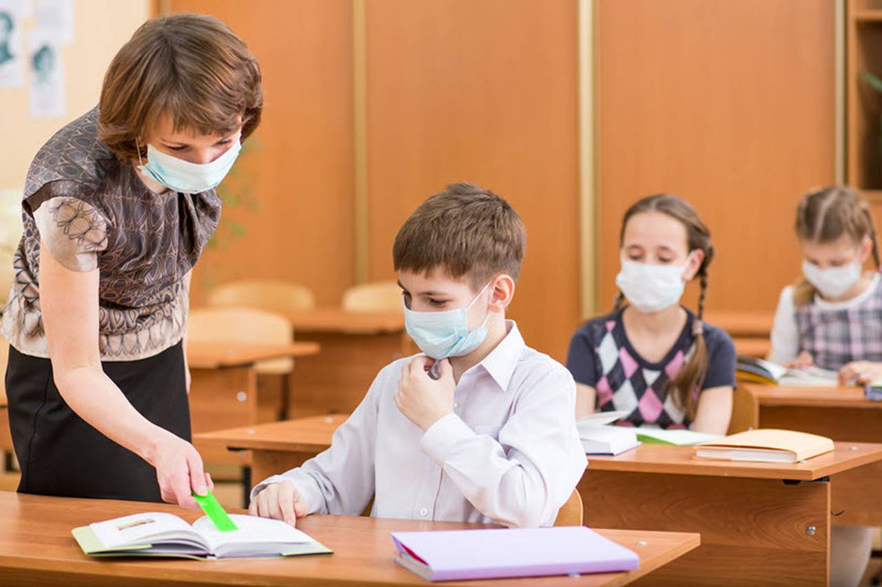 DECIZIE. Copiii din localităţile cu incidenţa sub 3 la mie vor merge, de luni, la şcoală şi grădiniţă