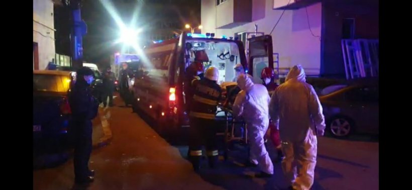 FOTO. Doi morţi, o infirmieră în stare gravă şi zeci de bolnavi cu COVID evacuaţi, în urma incendiului de la Spitalul de Boli Infecţioase Ploieşti FOTO. Doi morţi, o infirmieră în stare gravă şi zeci de bolnavi cu COVID evacuaţi, în urma incendiului de la Spitalul de Boli Infecţioase Ploieşti