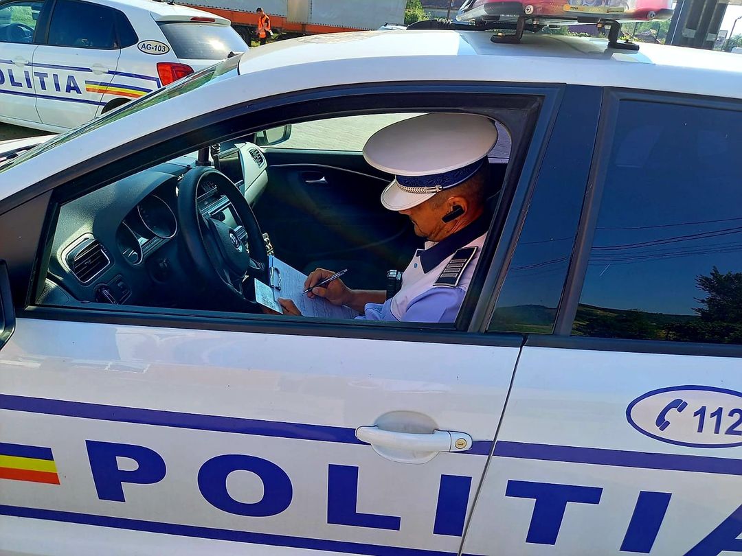 Tânăr din Dolj, prins cu de 158 de km/h pe Varianta Ocolitoare a municipiului Caracal. Poliţiştii olteni au reţinut peste 100 de permise în câteva zile