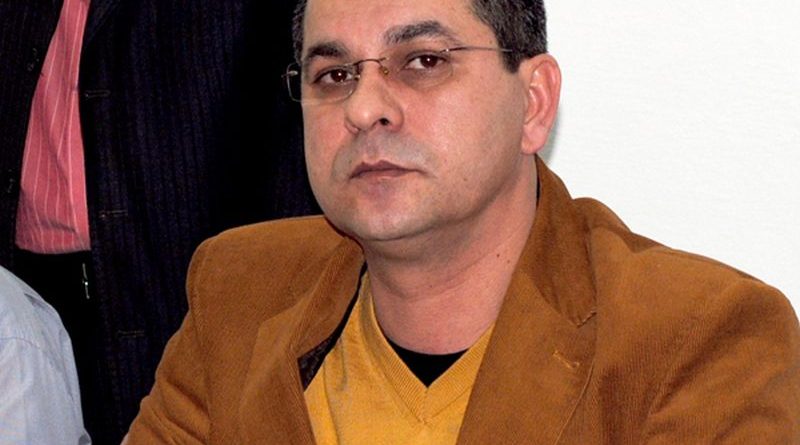 S-a stins din viaţă, la doar 52 de ani, fostul şef de la Permise şi Înmatriculări Olt, Florin Hoară S-a stins din viaţă, la doar 52 de ani, fostul şef de la Permise şi Înmatriculări Olt, Florin Hoară