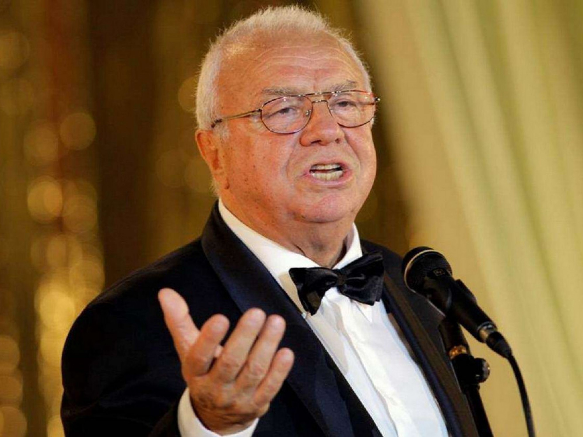 Actorul Alexandru Arșinel, în stare gravă la spital din cauza problemelor cardiace Actorul Alexandru Arșinel, în stare gravă la spital din cauza problemelor cardiace