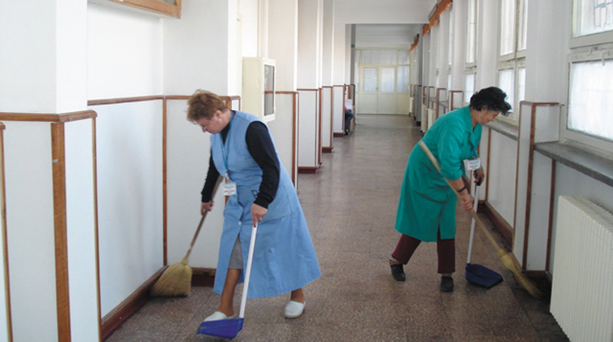 Un liceu din Slatina angajează femeie de serviciu. Nu se cere vechime în muncă Un liceu din Slatina angajează femeie de serviciu. Nu se cere vechime în muncă