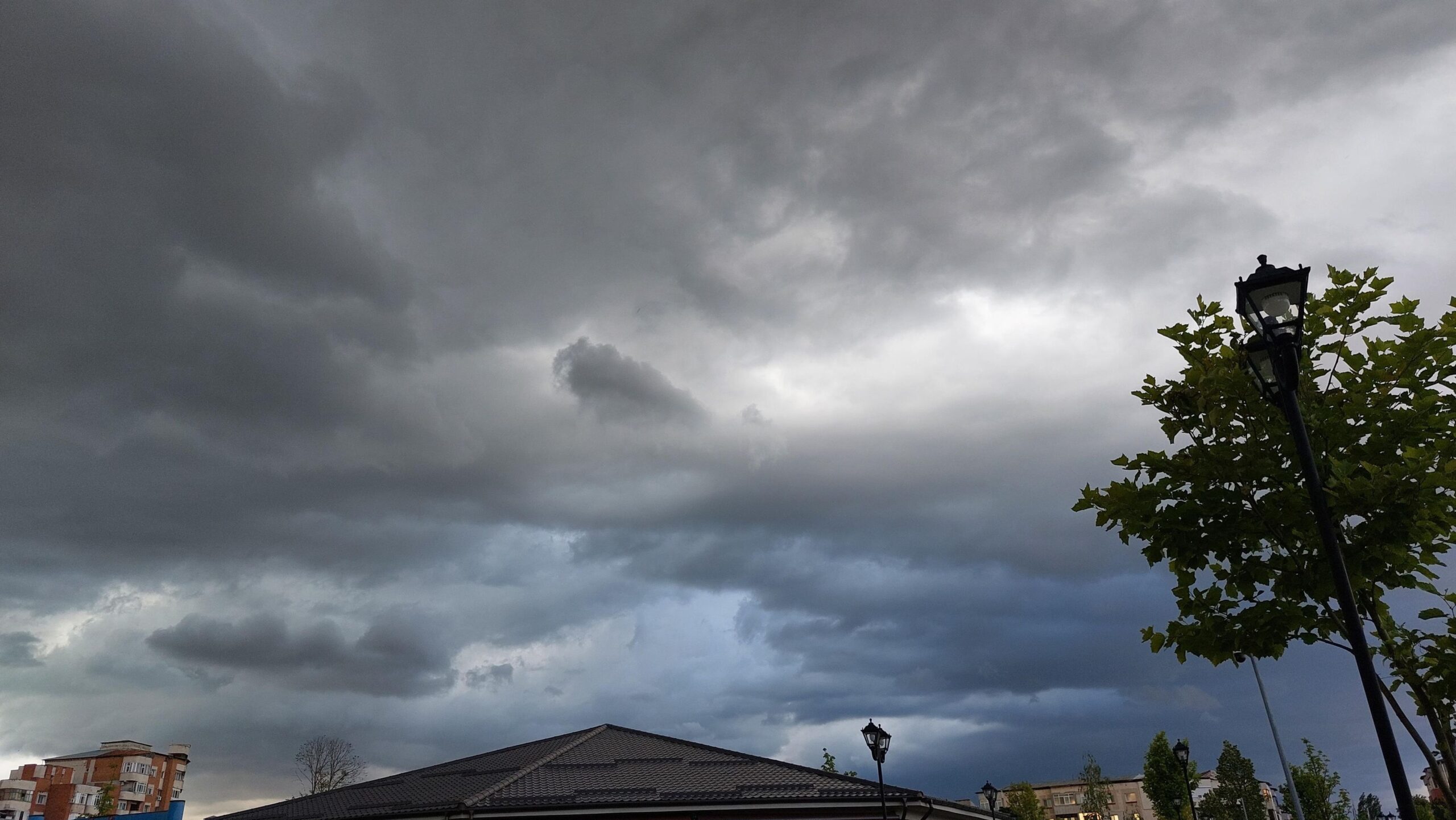 Meteorologii au emis o nouă avertizare Cod Galben de ploi. Oltenia, printre zonele vizate Meteorologii au emis o nouă avertizare Cod Galben de ploi. Oltenia, printre zonele vizate