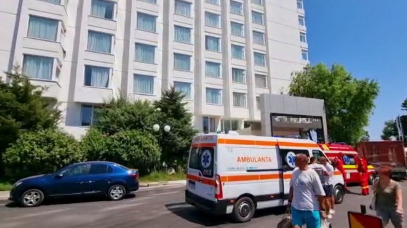 Fetiţă de 2 ani, căzută de la etajul unui hotel din Eforie Nord Fetiţă de 2 ani, căzută de la etajul unui hotel din Eforie Nord