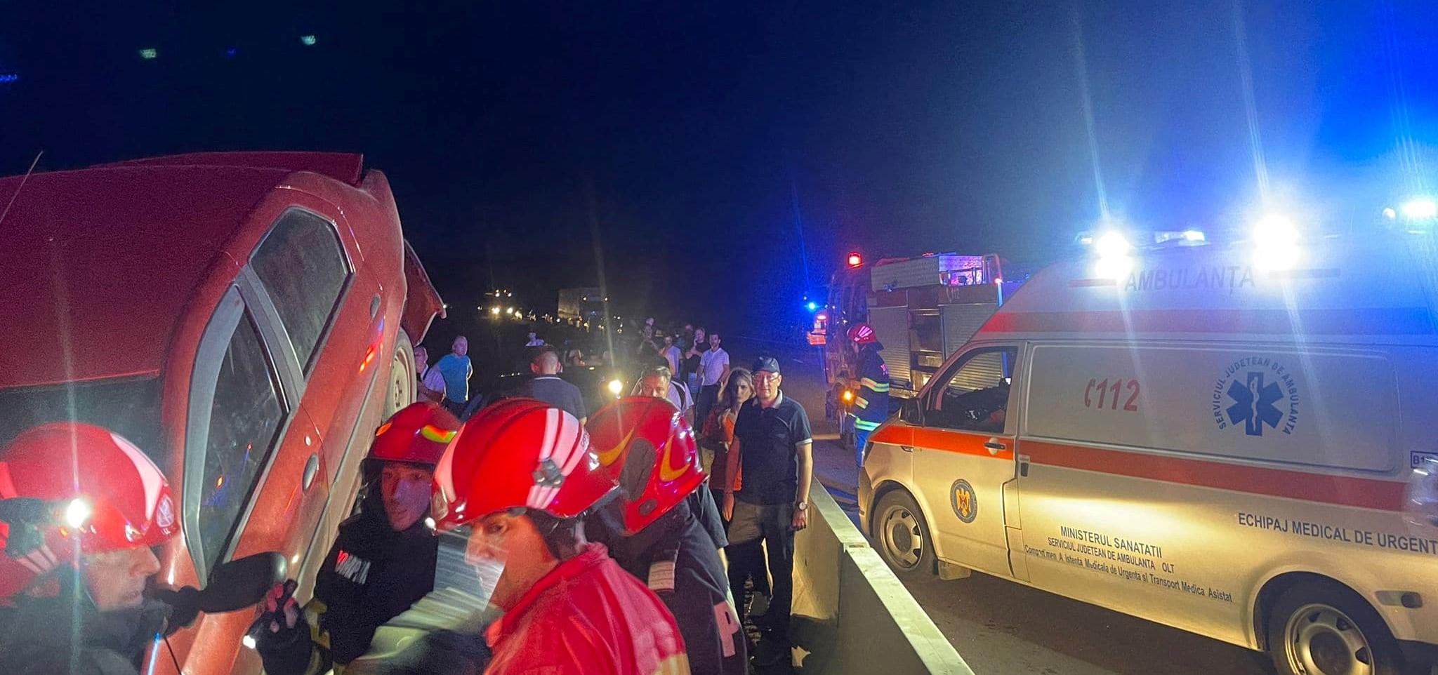 Patru maşini implicate într-un accident rutier pe DN 65, la Valea Mare. Intervin echipajele medicale Patru maşini implicate într-un accident rutier pe DN 65, la Valea Mare. Intervin echipajele medicale