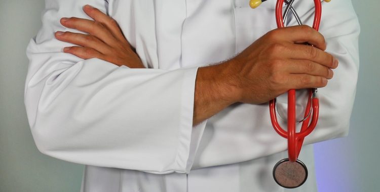 Doctor de familie, din Teleorman, arestat după ce a abuzat o fetiță de 11 ani Doctor de familie, din Teleorman, arestat după ce a abuzat o fetiță de 11 ani